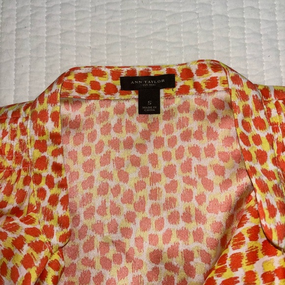 Ann Taylor silky blouse - Picture 2 of 2